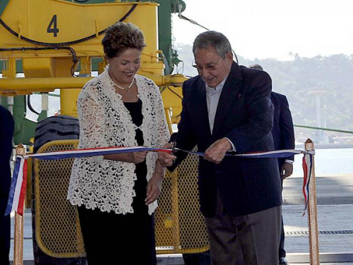 President Raúl Castro and Brazilian President Dilma Rousseff inaugurate a container terminal in the recently opened Mariel Special Development Zone, west of Havana, where Brazil is playing an important role.