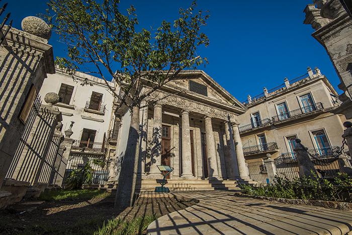 El Templete was built in the 19th century where the first mass following the founding of Villa de San Cristóbal de La Habana, was held.