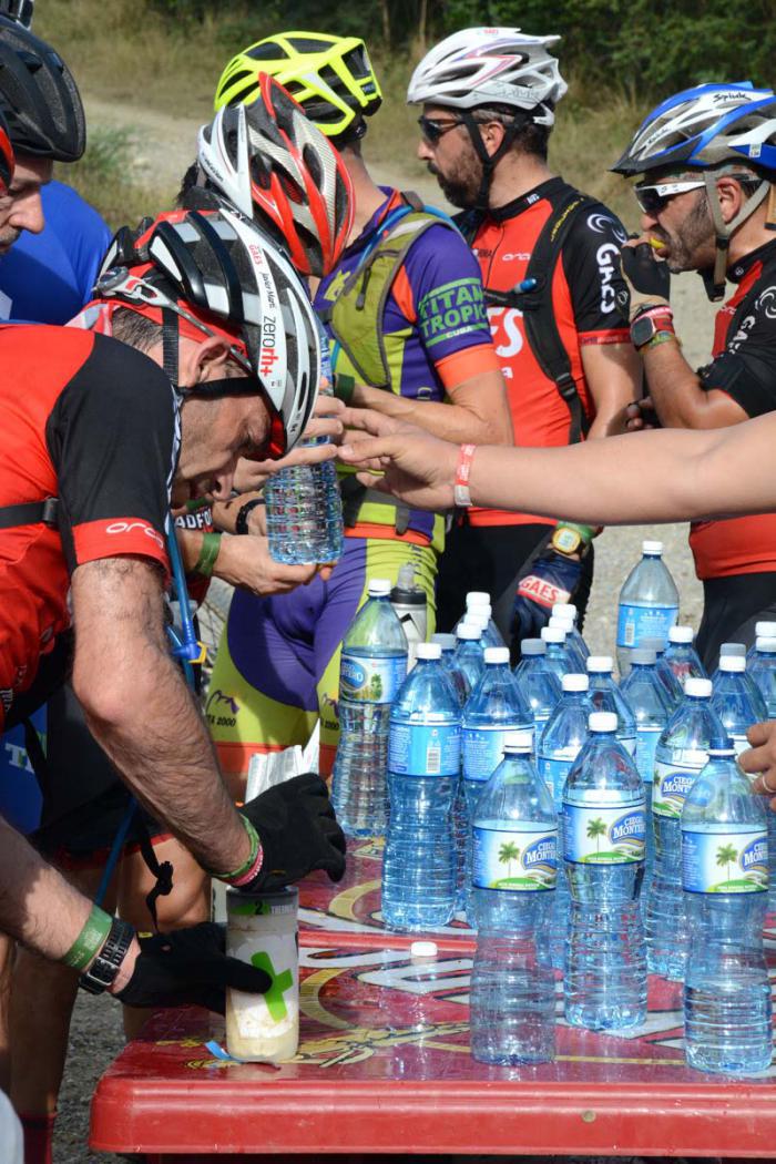 Some 500 bottles of water are needed on a daily basis, with each cyclist drinking two before the day's race and re-hydrating at stations set up along the route. According to organizers, an estimated 11,000 liters of water are used during the entire race.