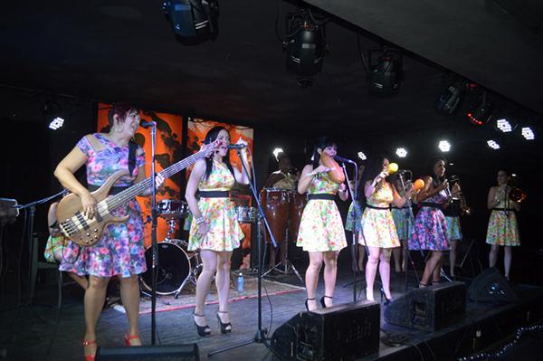Anacaona offered a mini-recital in the Tablao of the Alicia Alonso Grand Theater of Havana, to announce activities to celebrate its 85th anniversary. Pictured playing the bass on the left is the band's Director, Georgia Aguirre.