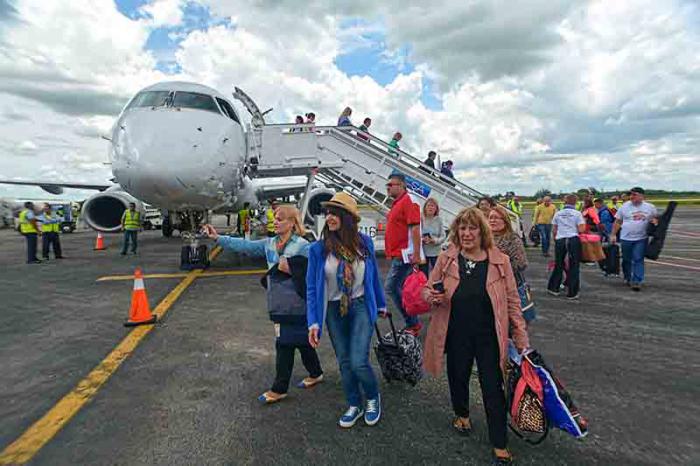 There has been an increase in the provision of services to domestic and international flights at Holguin's airport.