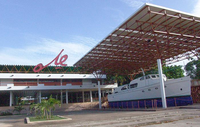 Expositions, games, cultural and recreational activities are put on at the Ernesto Che Guevara Central Pioneers Palace.