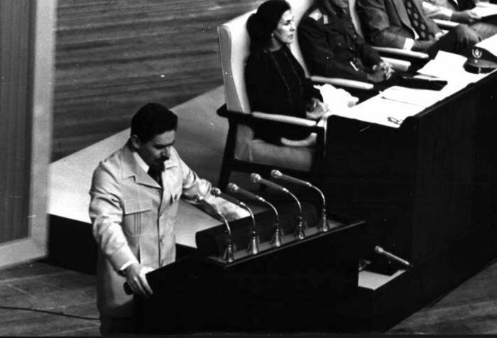 Comandante of the Revolution speaking at the Second Period of Sessions of the National Assembly, December 22, 1977.