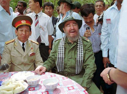During his visit to Vietnam in 1995, Fidel wore a Viet Cong hat and tasted root fibers, a staple food of the Vietnamese who lived in the network of underground tunnels during the war.