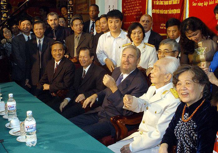  Fidel visiting historic General Vo Nguyen Giap, hero of the battle of Dien Bien Phu, at his home in 2003.