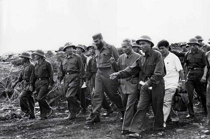 Fidel visiting the liberated territories of the south in 1973.