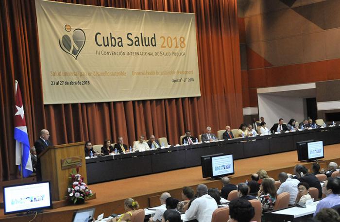 Inaugural session of the Third Cuba-Health International Convention, attended by Miguel Díaz Canel Bermúdez, president of the Councils of State and Ministers, and José Ramón Machado Ventura, second secretary of the Party Central Committee. At the podium, Roberto Morales Ojeda, a vice president of the Council of State and Minister of Public Health.