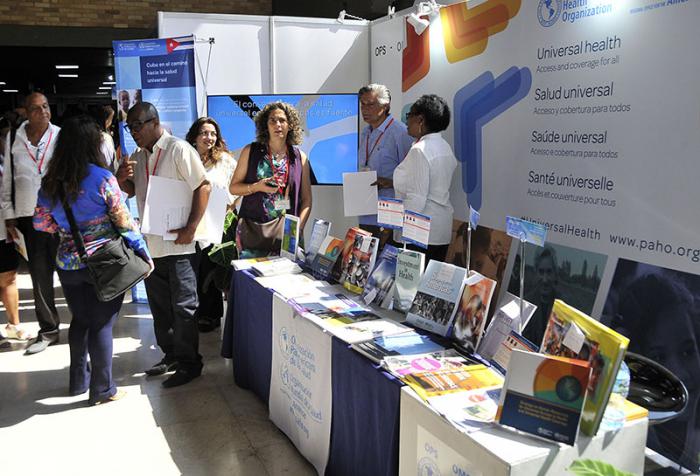 The PAHO stand provided updated bibliographic materials on the right to universal access to health.
