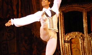 En el teatro Karl Marx Fue extrenada la obra Manon de la compañia del Royal Ballet. Carlos Acosta (foto personal)
Foto Alberto Borrego Avila 17/07/2009
Rlta0031