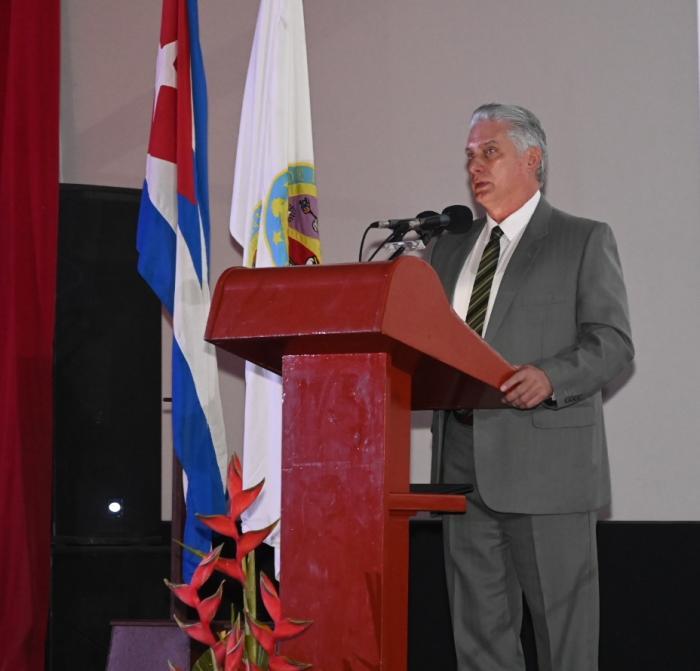 Díaz-Canel reiterated that, for the country’s progress, the “path of knowledge is our path, and universities are key to it”. 