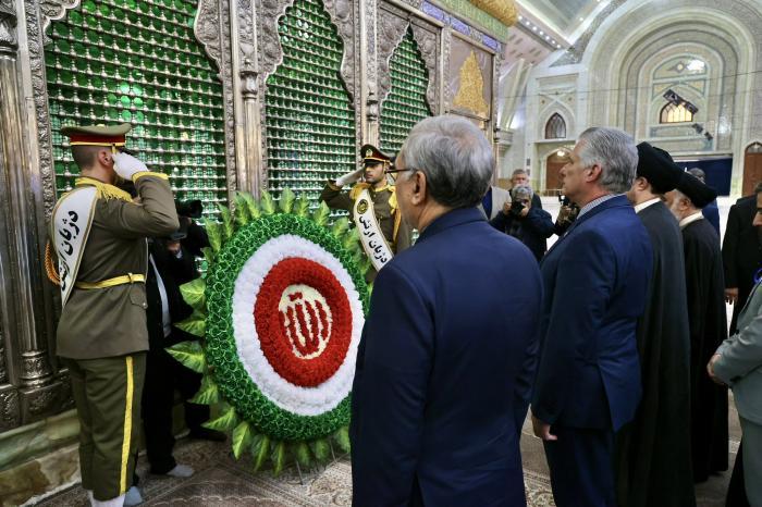 The homage to the leader of the Islamic Revolution was the last activity carried out by the Cuban delegation that paid an official visit to Iran. 